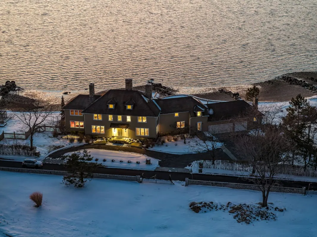 107 Saddle Rock Road interior